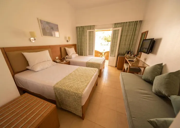Lagoon Club & Ex Tirana Resort 4*