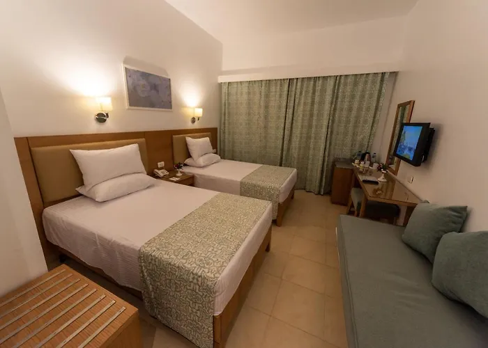 Lagoon Club & Ex Tirana Resort Dahab