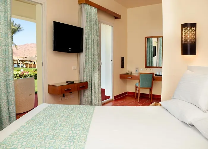 Lagoon Club & Ex Tirana 4*