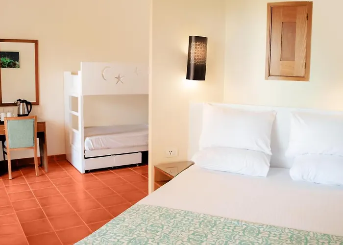 Lagoon Club & Ex Tirana 4*