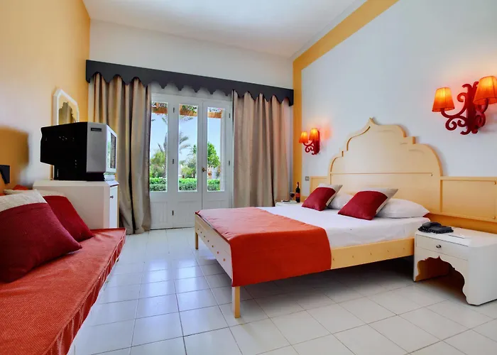 Lagoon Club & Ex Tirana Resort 4*